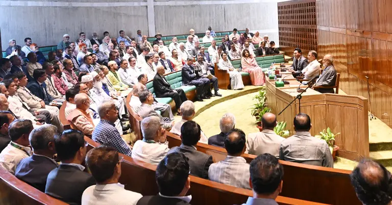 সরকারদলীয় সংসদীয় দলের সভা